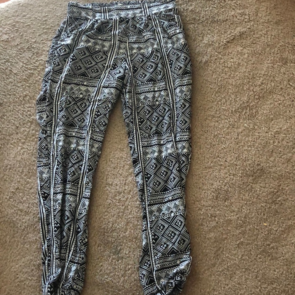 Pattern pants